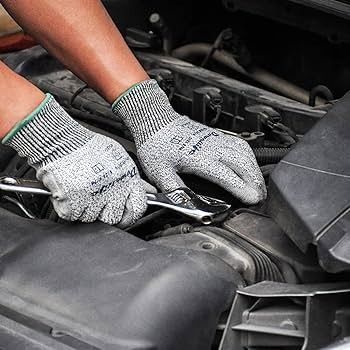 Latex, Nitrile & PVC Gloves: Industrial Use Compared